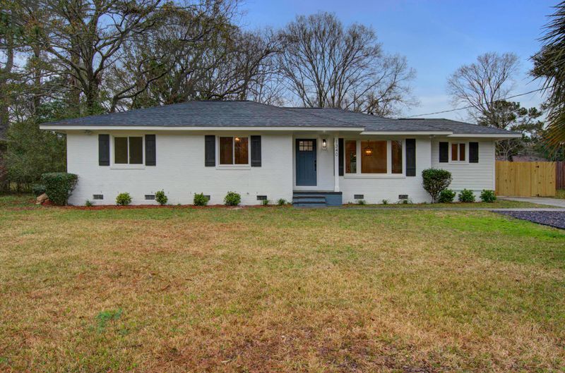 1340 Saint Clair Dr, Charleston, SC 29407