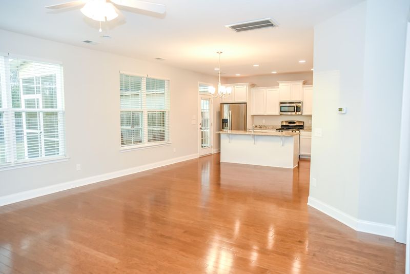 224 Palmetto Walk Dr, Summerville, SC 29486