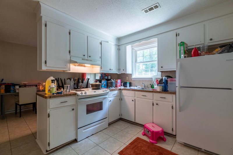 4462 Kindlewood Dr, Ladson, SC 29456