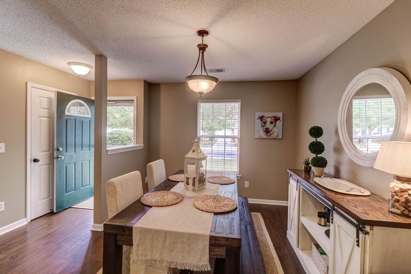 1691 Dexter Ln, Charleston, SC 29412