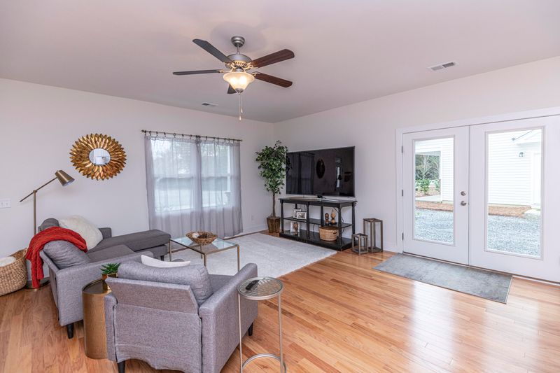 8214 S Antler Dr, North Charleston, SC 29406