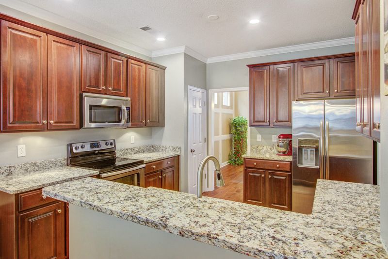90 Cross Timbers Dr, Summerville, SC 29485
