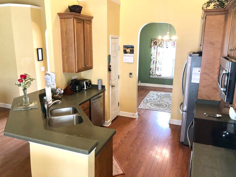 7314 Brown Thrasher Ct, Hanahan, SC 29410