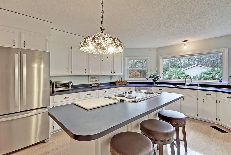 5359 Chaplins Landing Rd, Hollywood, SC 29449