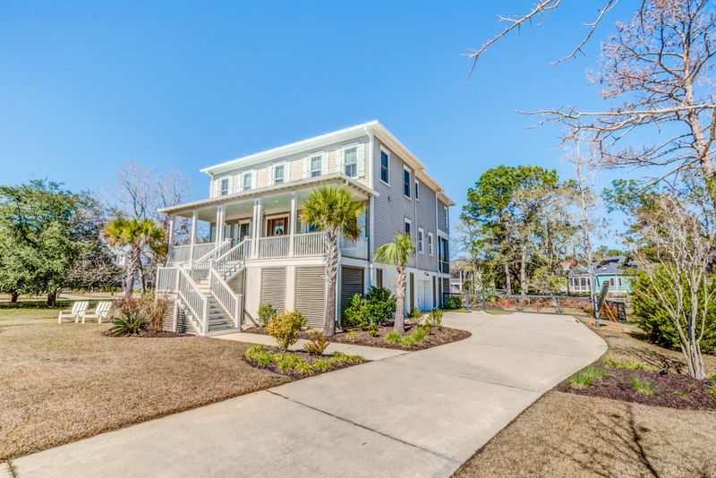 1404 Creek House Ln, Charleston, SC 29492