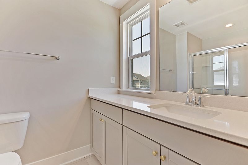3970 Hillyard St, North Charleston, SC 29405