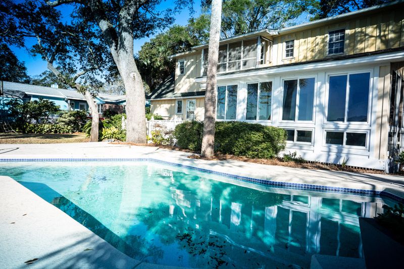 1537 Oak Island Dr, Charleston, SC 29412
