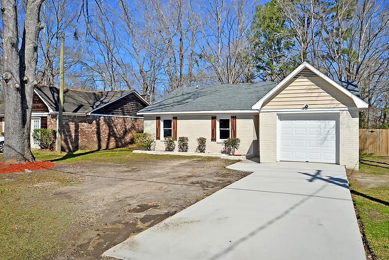 205 Hollywood Dr, Goose Creek, SC 29445