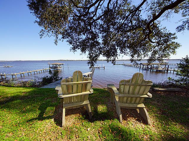 6383 Simmons Bluff Rd, Hollywood, SC 29449
