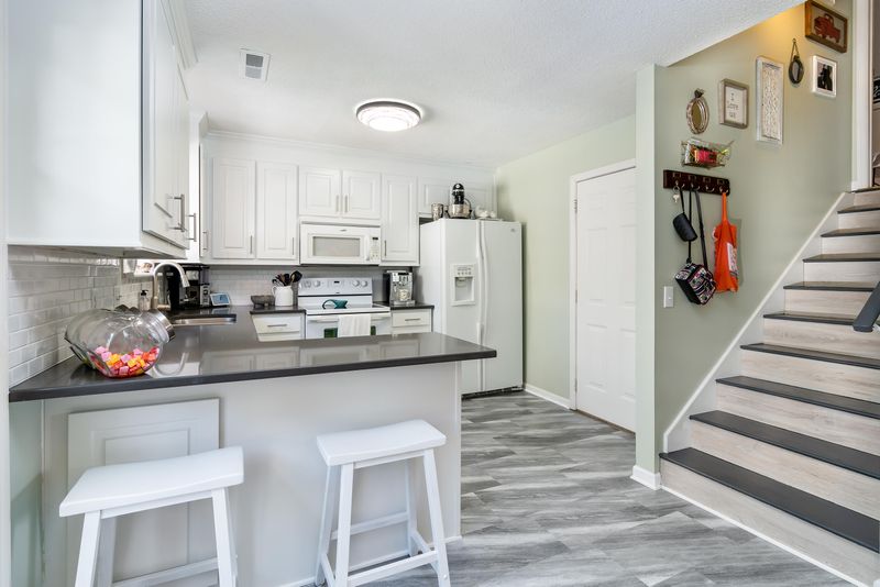 2214 Sawmill Trace Ln, North Charleston, SC 29420