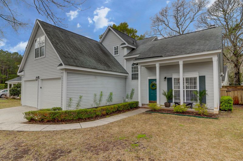 1902 Oak Tree Ln, Mount Pleasant, SC 29464