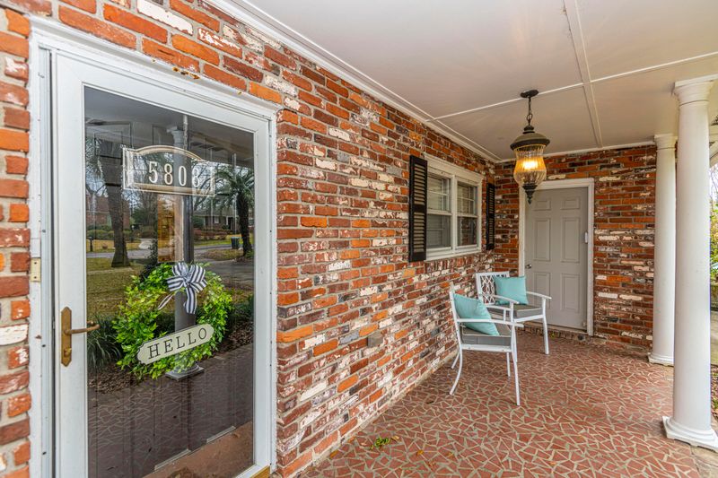 5808 Lakeview Dr, Hanahan, SC 29410