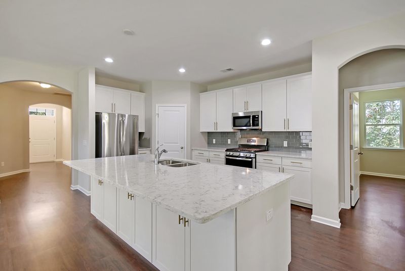 203 Mcmakin Dr, Summerville, SC 29483