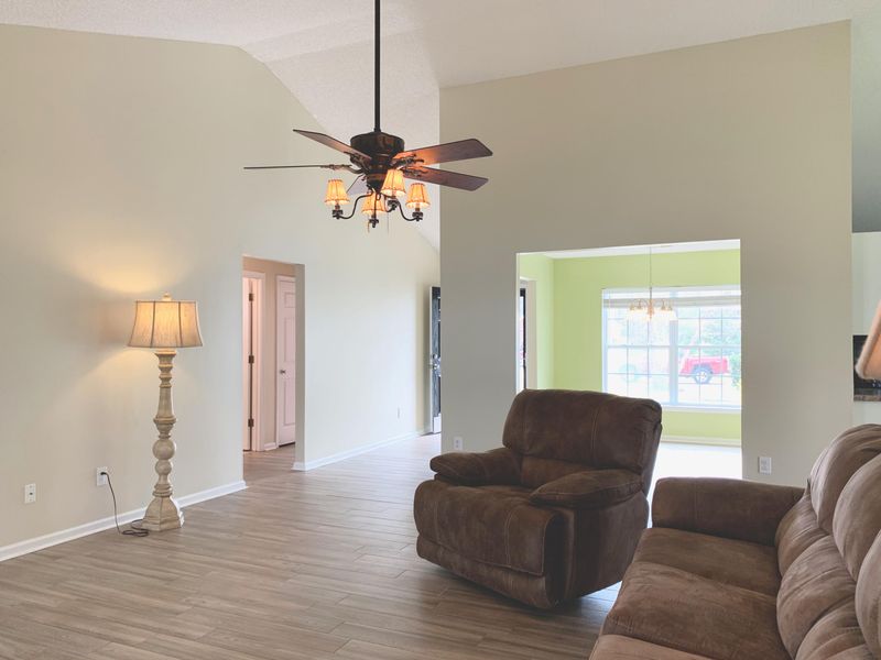 206 Border Rd, Goose Creek, SC 29445