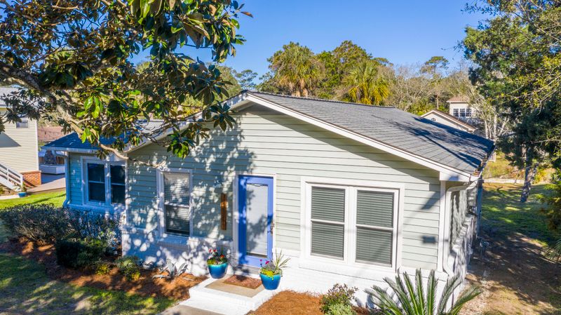 314 W Cooper Ave, Folly Beach, SC 29439