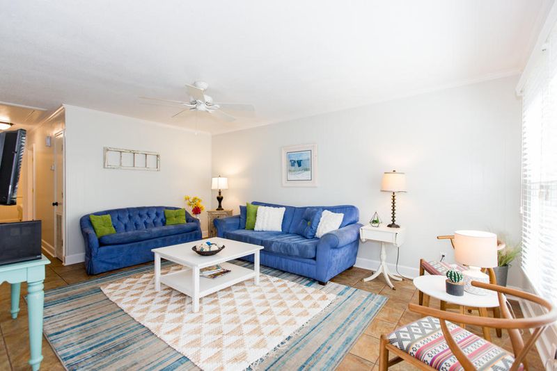 314 W Cooper Ave, Folly Beach, SC 29439