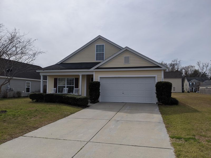 398 Lakewind Dr, Moncks Corner, SC 29461