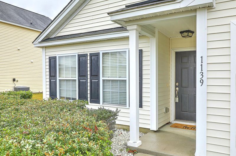 1139 Moss Grove Dr, Moncks Corner, SC 29461