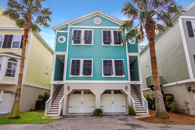 103 W 2nd St, Folly Beach, SC 29439
