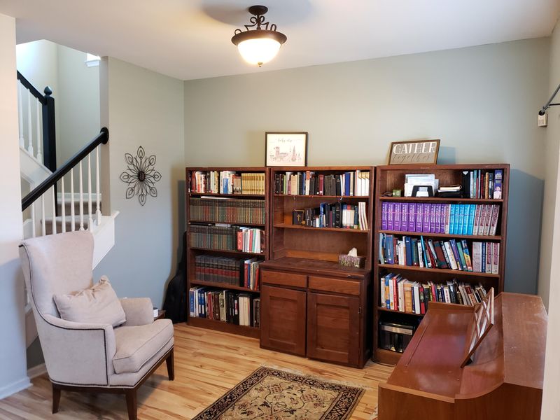 391 Twelve Oaks Dr, Charleston, SC 29414
