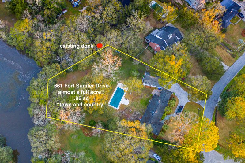 661 Fort Sumter Dr, Charleston, SC 29412