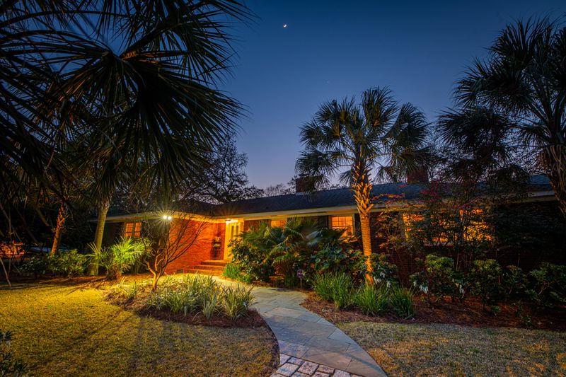 661 Fort Sumter Dr, Charleston, SC 29412