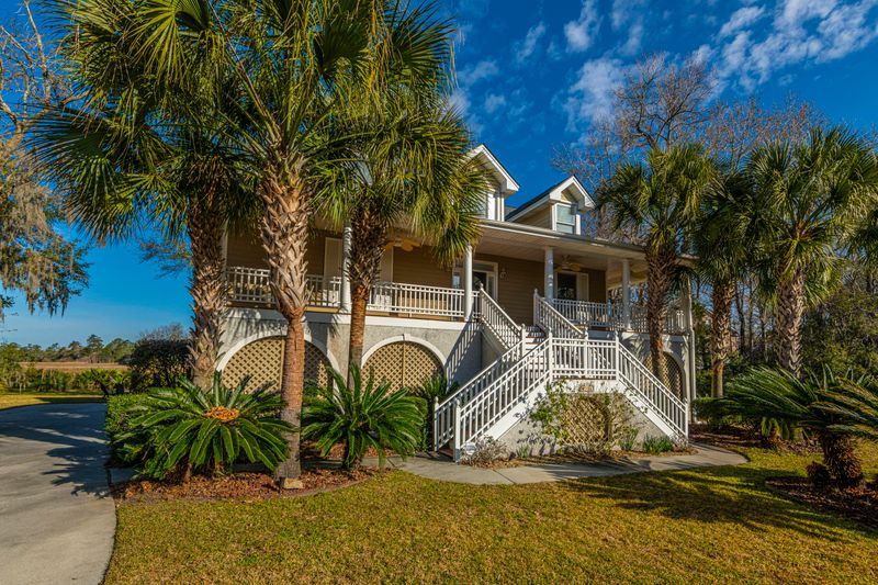 1010 Bakers Landing Dr, North Charleston, SC 29418