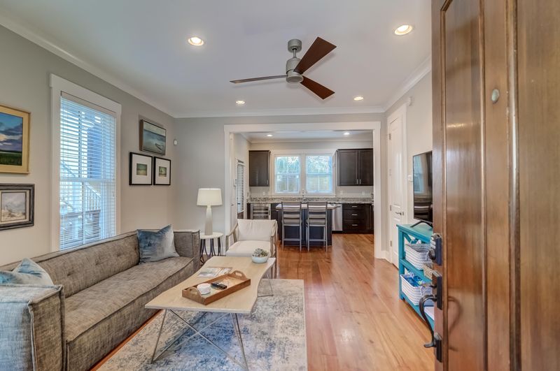 27 Bogard St, Charleston, SC 29403