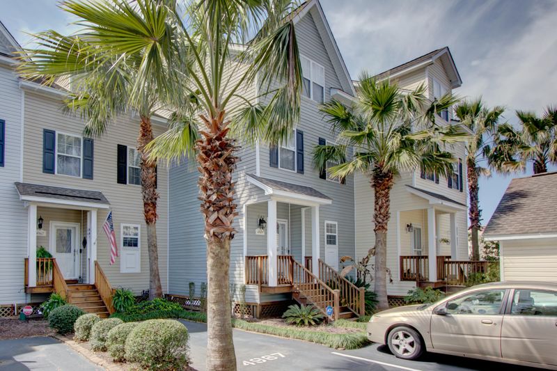 4967 Lake Palmetto Ln, North Charleston, SC 29418