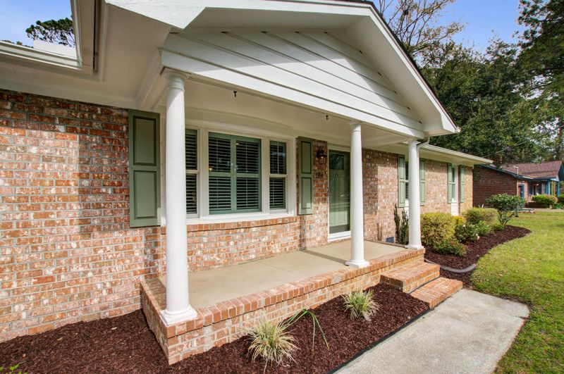 1144 Rifle Range Rd, Mount Pleasant, SC 29464