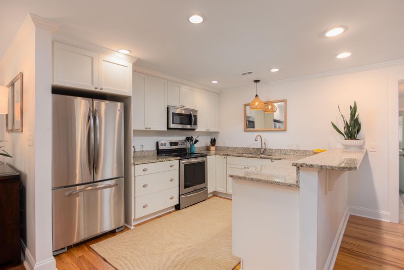 660 Bank St, Mount Pleasant, SC 29464