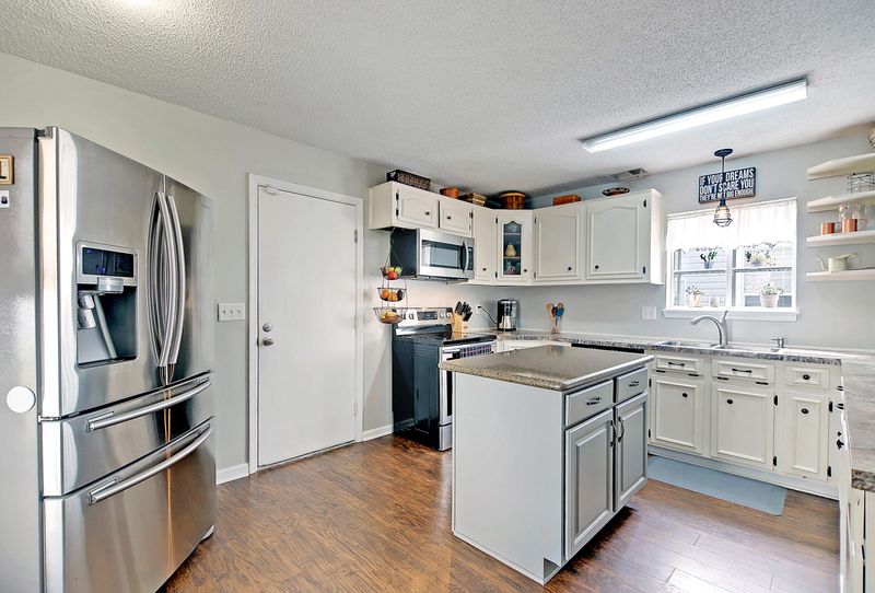 51 Wolk Dr, Charleston, SC 29414