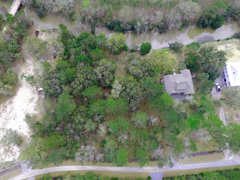530 Mouzons Bluff, Mcclellanville, SC 29458
