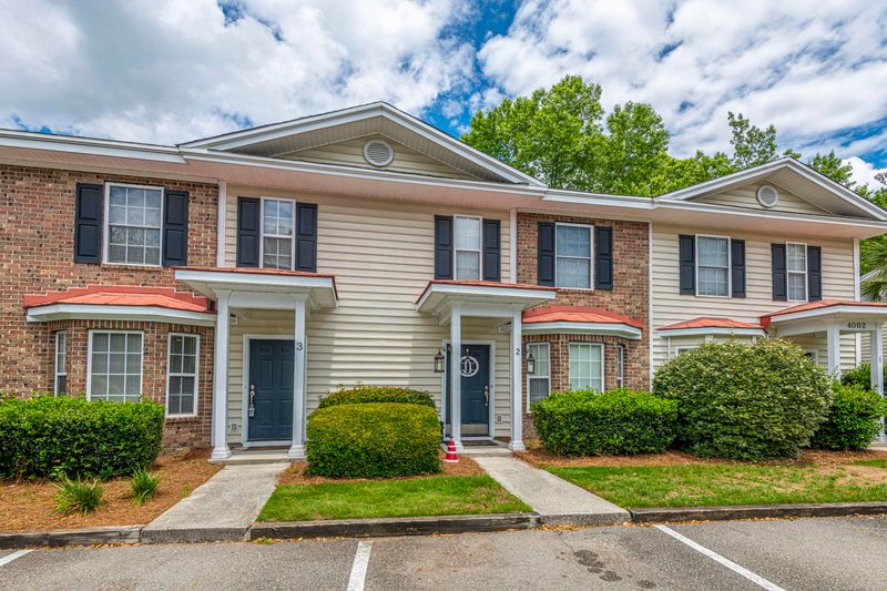 4002 Radcliffe Pl #J3, Charleston, SC 29414