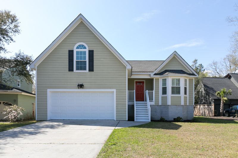 1733 W Sandcroft Dr, Charleston, SC 29407