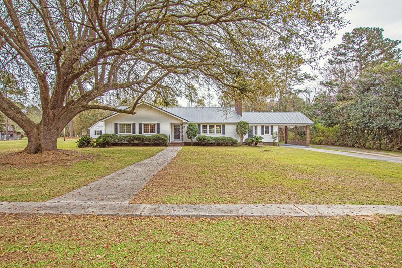 152 Albany St, Saint Stephen, SC 29479