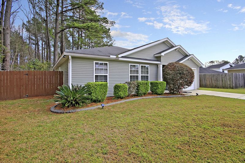 104 Pocosin Ct, Goose Creek, SC 29445