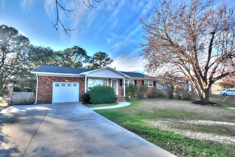 213 Wappoo Rd, Charleston, SC 29407