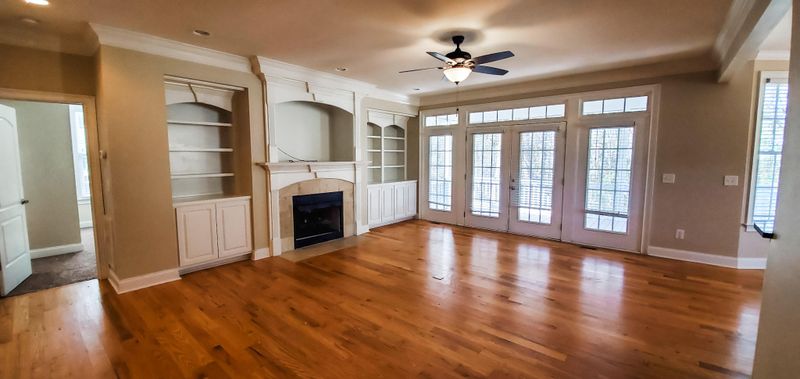 6906 Lone Pine Ct, Hanahan, SC 29410