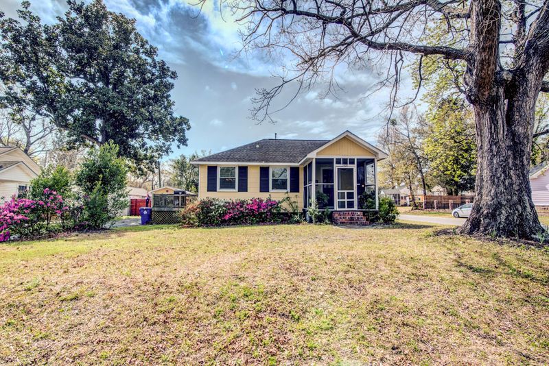 1409 Wando Rd, North Charleston, SC 29405