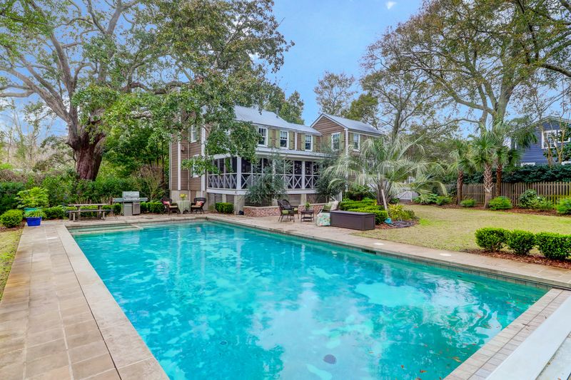 833 Pitt St, Mount Pleasant, SC 29464