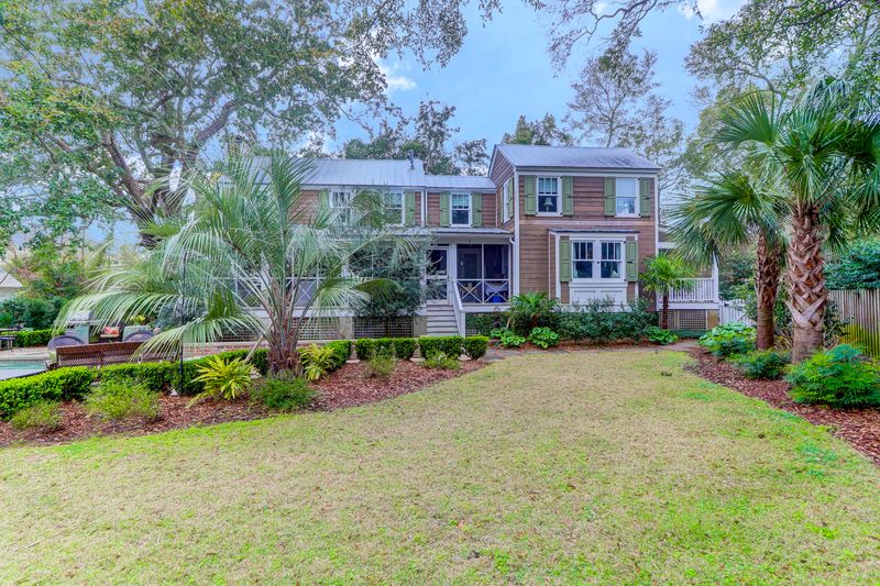 833 Pitt St, Mount Pleasant, SC 29464