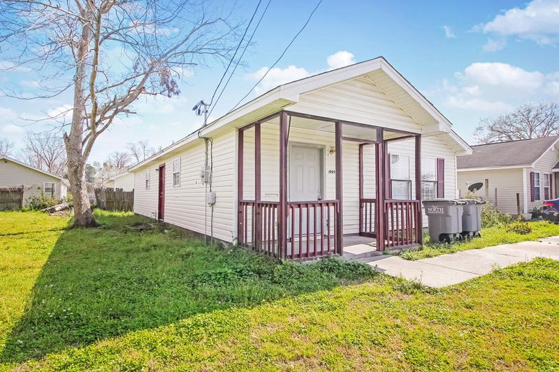 1949 Clements Ave, North Charleston, SC 29405