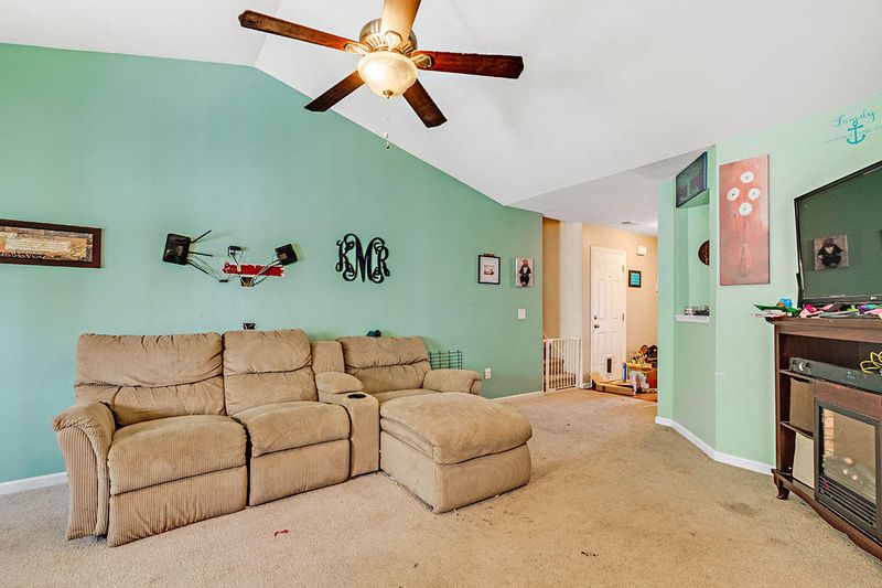 579 English Oak Cir, Moncks Corner, SC 29461