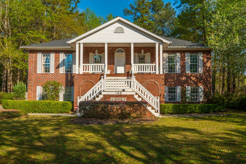100 Stratford Dr, Goose Creek, SC 29445