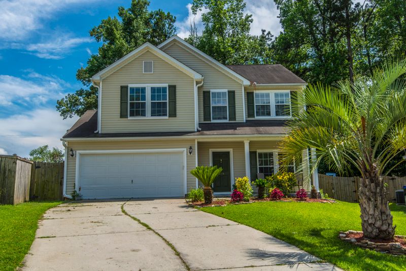 219 Chipping Sparrow Dr, Summerville, SC 29485