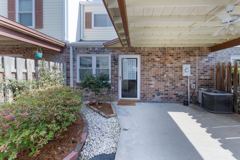 2924 Cathedral Ln, Charleston, SC 29414