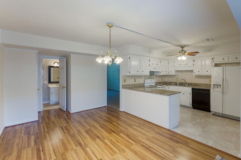 2924 Cathedral Ln, Charleston, SC 29414
