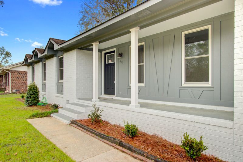 411 Oxford Rd, Ladson, SC 29456