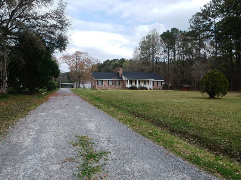 542 Campbell Rd, Ridgeville, SC 29472